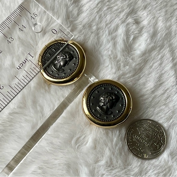 RARE FIND | VTG | Roman Head Bezel Set Bold Large Coin Clip on Earrings - Picture 3 of 6